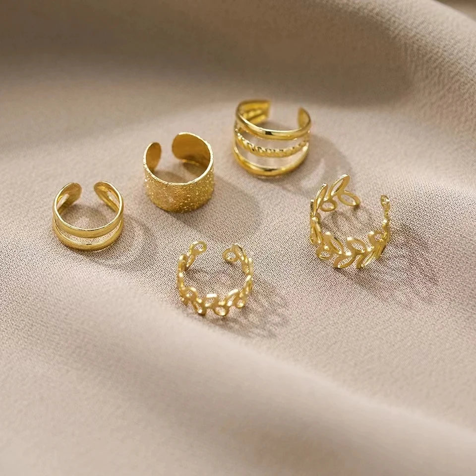 Pendientes elegantes de hojas de Color dorado para mujer, Clips para las orejas negros sin perforación, pendientes de cartílago falso, joyería diaria