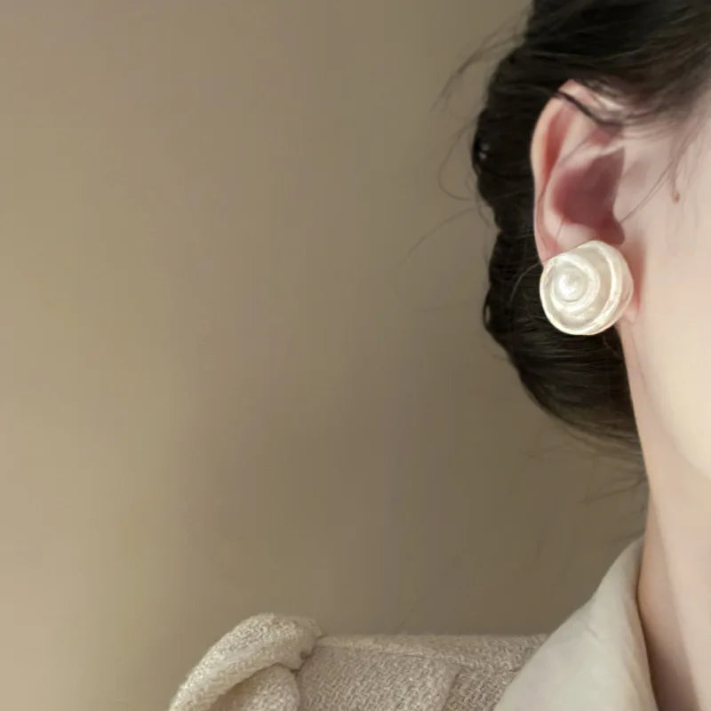 Pendientes de pétalos de flor de Camelia blanca de 24 estilos para mujer, pendientes de circonia con perlas de imitación de lujo, joyería para las orejas de verano para fiesta nupcial