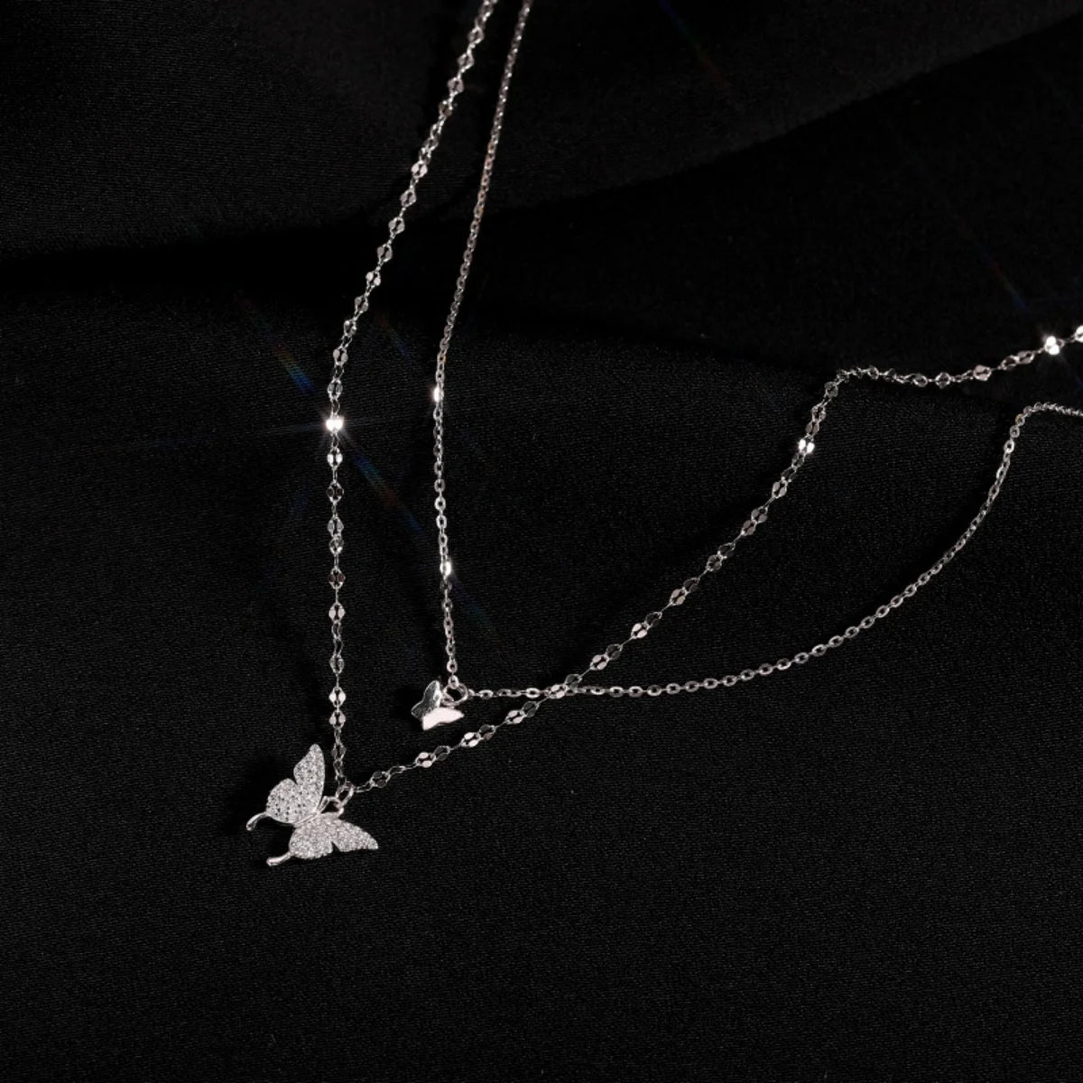 Nuevo collar de mariposa brillante para mujer, exquisito collar de cadena de clavícula de doble capa, joyería para regalo de mujer