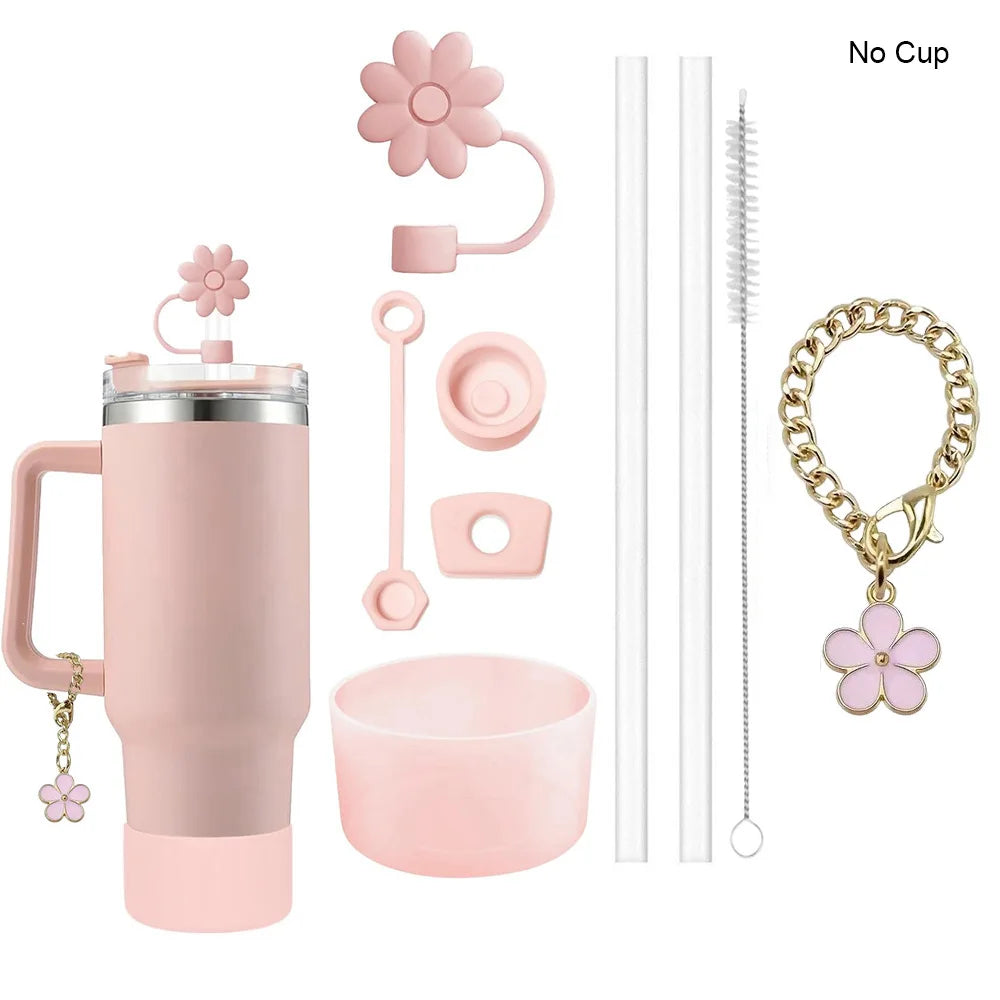 Juego de 9 accesorios: 3 tapones antiderrame, cubiertas de pajita con diseño de flores, 2 protectores de base, 1 cepillo y 1 cadena con dije de flor para vaso Stanley