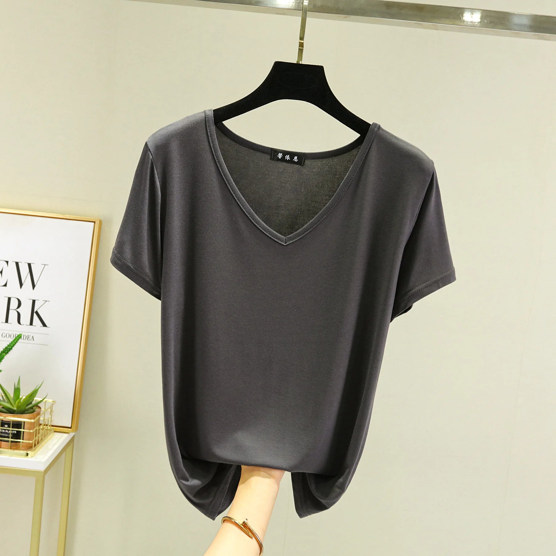 Camiseta de Modal con cuello en V para mujer, camisetas de fondo fino, camisetas holgadas de talla grande, ropa de calle, Top básico