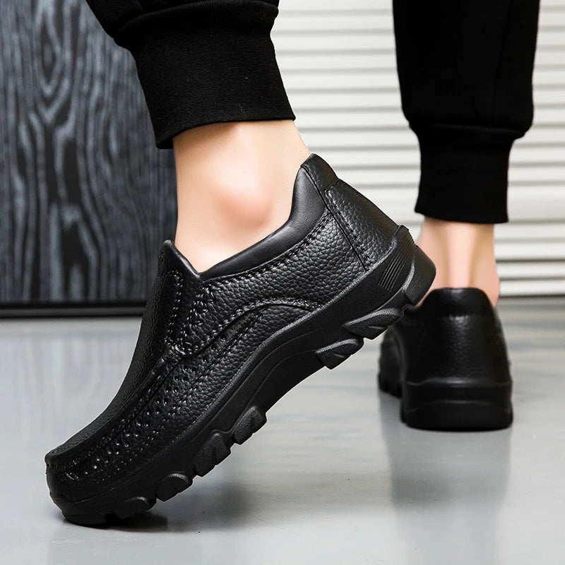 Zapatos de chef para hombre, zapatos de trabajo de cocina impermeables y a prueba de aceite, ultraligeros, antideslizantes, de suela blanda EVA, informales, para jardín