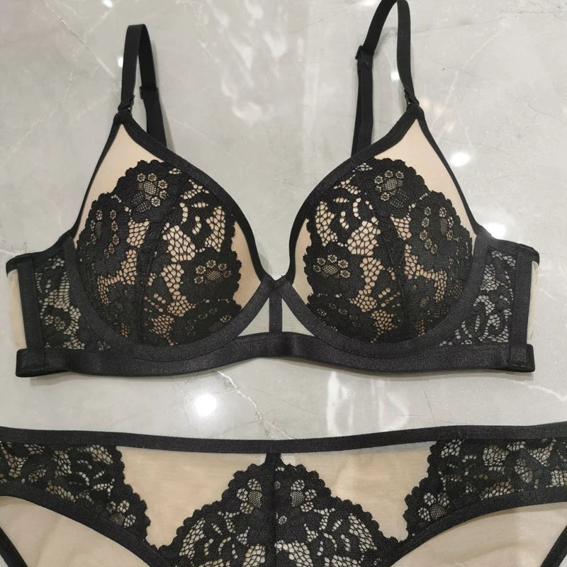 Conjunto de sujetador y bragas con forro fino de retazos de encaje sin espalda en U, ropa interior con realce, lencería hermosa para mujer, bragas de malla