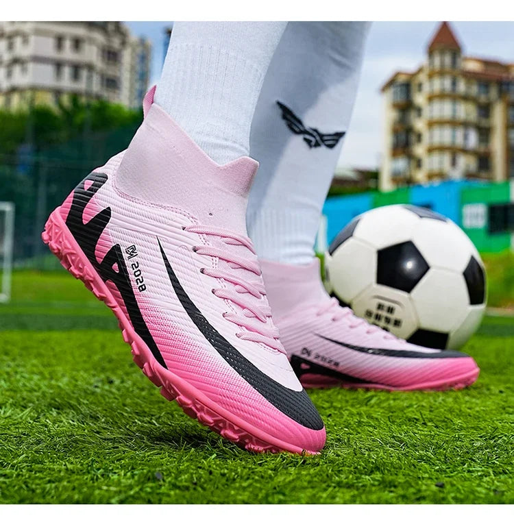 Zapatos de fútbol rosas a la moda para hombre, botas de fútbol ligeras profesionales con calcetín, zapatillas de fútbol originales antideslizantes para exteriores