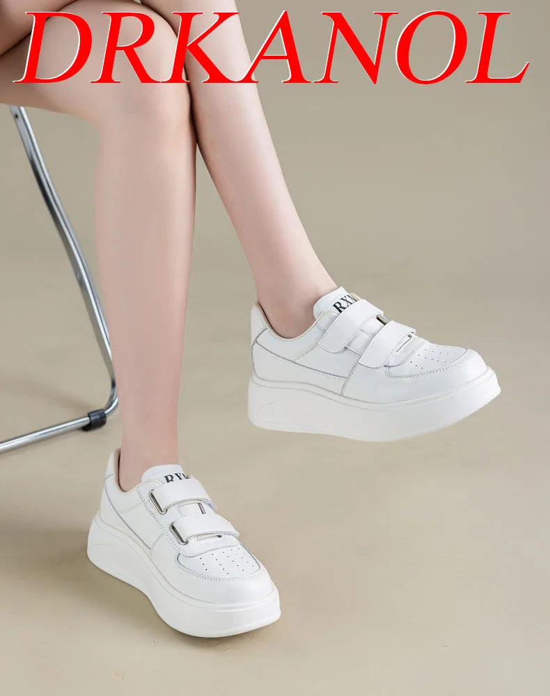 DRKANOL, zapatos de plataforma con suela gruesa y aumento de altura, zapatillas informales de cuero genuino para mujer, zapatos de tabla con gancho y bucle para mujer, color blanco