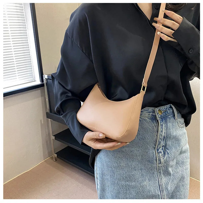 Bolso de mano de color sólido moderno y moderno, bolso cuadrado pequeño simple y nuevo, bolso para axila de un solo hombro elegante y de alta calidad