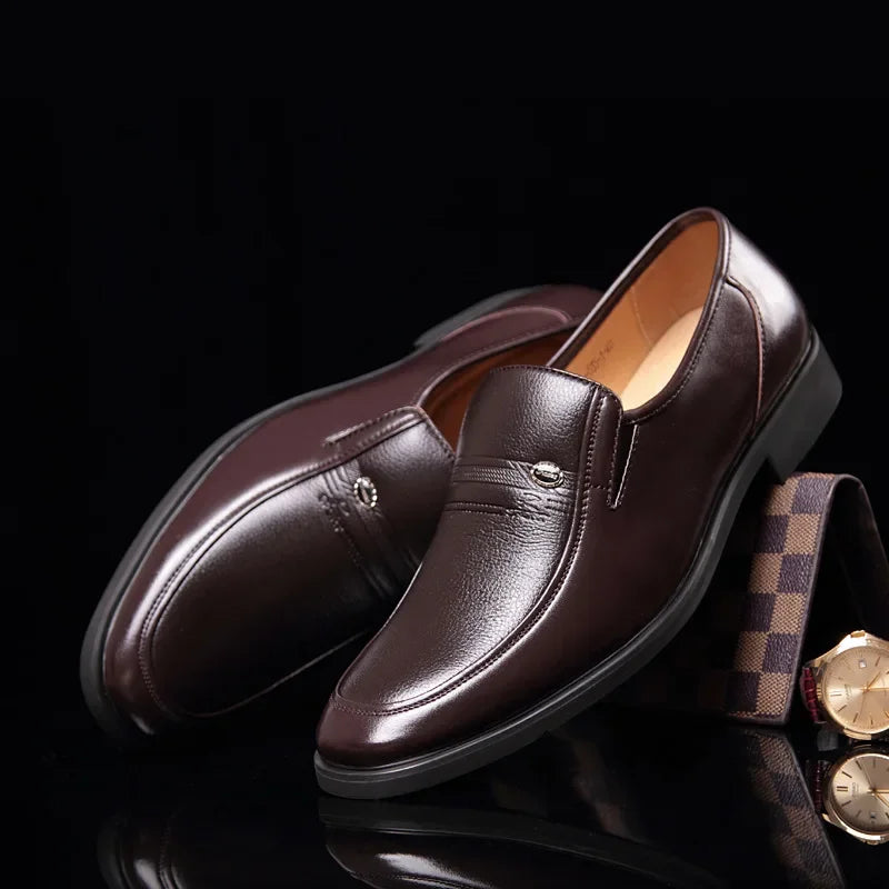 Zapatos formales de cuero para hombre, mocasines de marca de lujo 2023, mocasines de vestir, zapatos de conducción negros sin cordones transpirables de talla grande 38-44