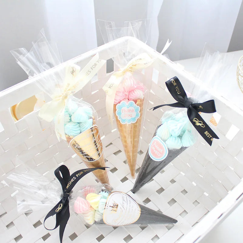50/100 Uds. Bolsas de dulces, bolsas de palomitas de maíz de celofán, bolsas de almacenamiento de galletas con cono con lazos dorados, recuerdos de fiesta de cumpleaños y boda