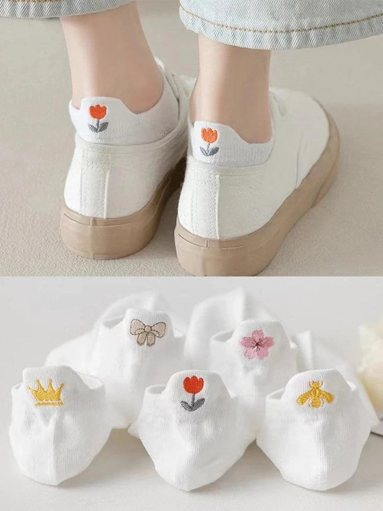 5 pares de calcetines cortos de dibujos animados para mujer, calcetines bonitos y versátiles a la moda con patrón de flores, calcetines transpirables suaves e informales que absorben el sudor