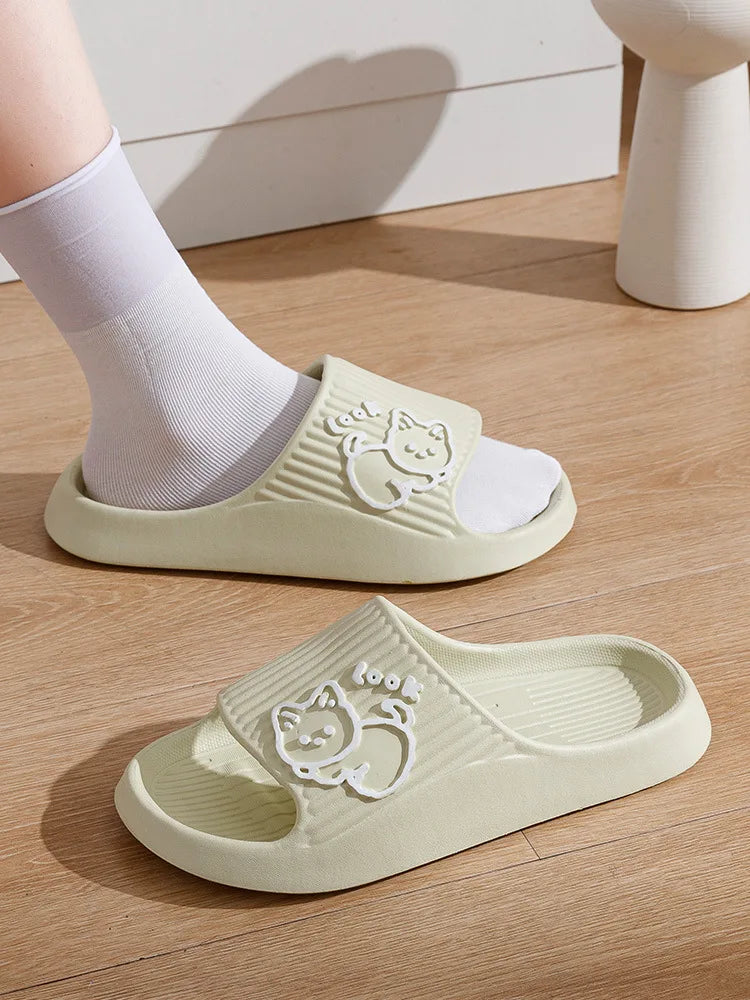 Zapatillas de baño con plataforma gruesa para mujer, chanclas antideslizantes de dibujos animados de gato, sandalias de playa de verano, zapatos de interior, 2023