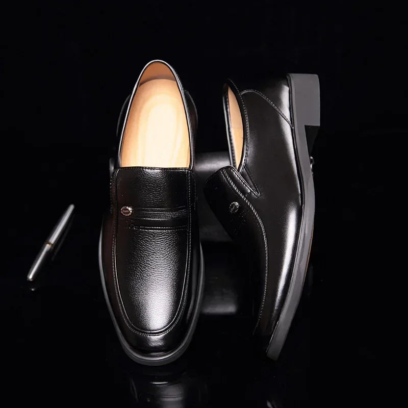 Zapatos formales de cuero para hombre, mocasines de marca de lujo 2023, mocasines de vestir, zapatos de conducción negros sin cordones transpirables de talla grande 38-44