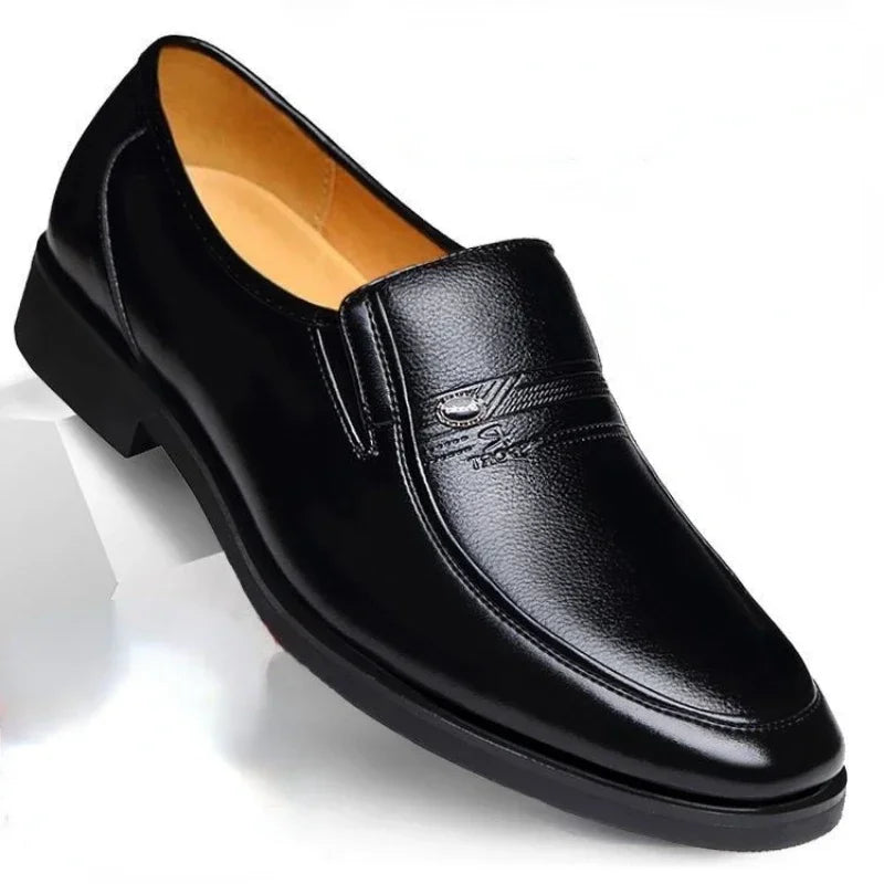 Zapatos formales de cuero para hombre, mocasines de marca de lujo 2023, mocasines de vestir, zapatos de conducción negros sin cordones transpirables de talla grande 38-44