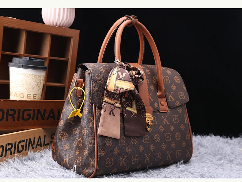 Bolso ligero de marca de lujo para mujer, bolso de gama alta versátil a la moda, bandolera de un solo hombro a la moda de gran capacidad, 2025