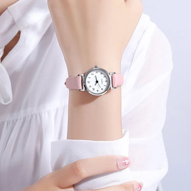 Reloj de pulsera de cuarzo para mujer con esfera pequeña a la moda, correa de cuero informal