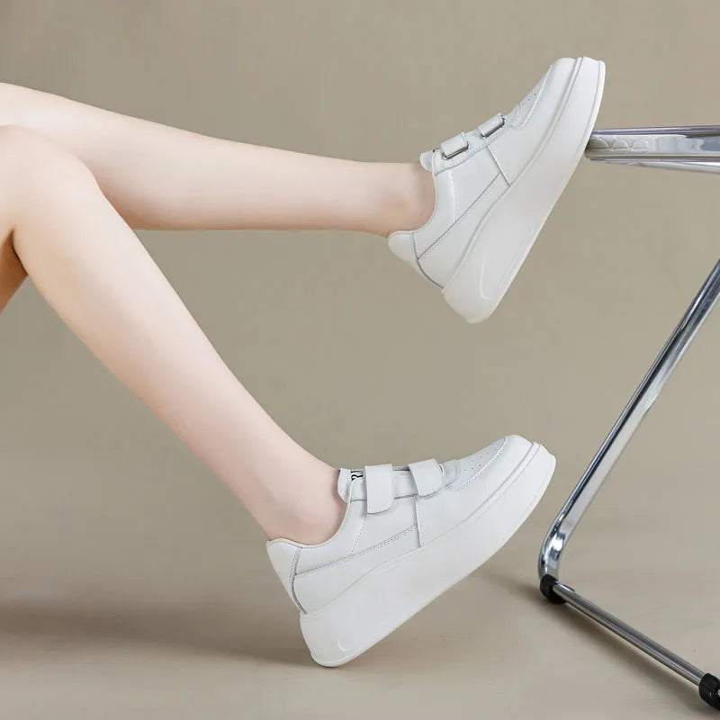 DRKANOL, zapatos de plataforma con suela gruesa y aumento de altura, zapatillas informales de cuero genuino para mujer, zapatos de tabla con gancho y bucle para mujer, color blanco