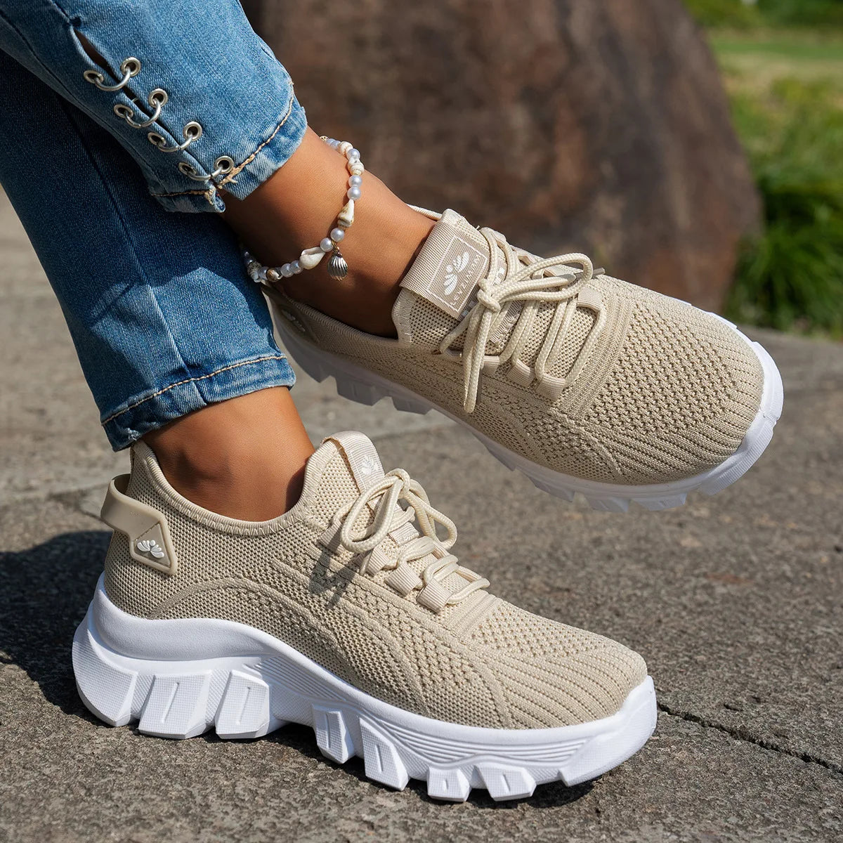 Zapatos de punto para mujer, zapatos ligeros y transpirables para mamá, talla grande, cómodos, antideslizantes, informales, suela plana, sin cordones, primavera 2025