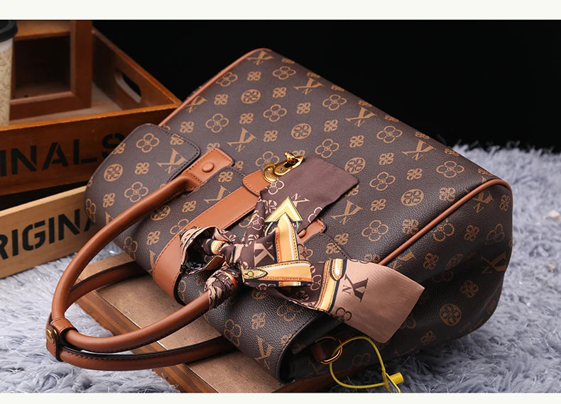 Bolso ligero de marca de lujo para mujer, bolso de gama alta versátil a la moda, bandolera de un solo hombro a la moda de gran capacidad, 2025