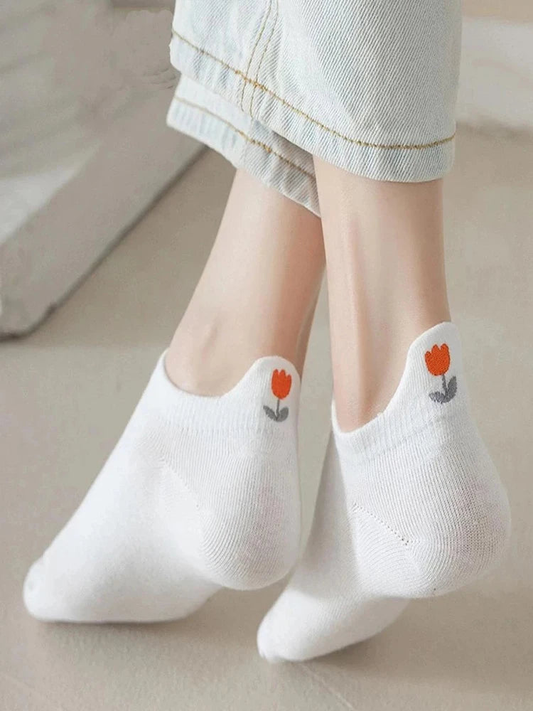 5 pares de calcetines cortos de dibujos animados para mujer, calcetines bonitos y versátiles a la moda con patrón de flores, calcetines transpirables suaves e informales que absorben el sudor