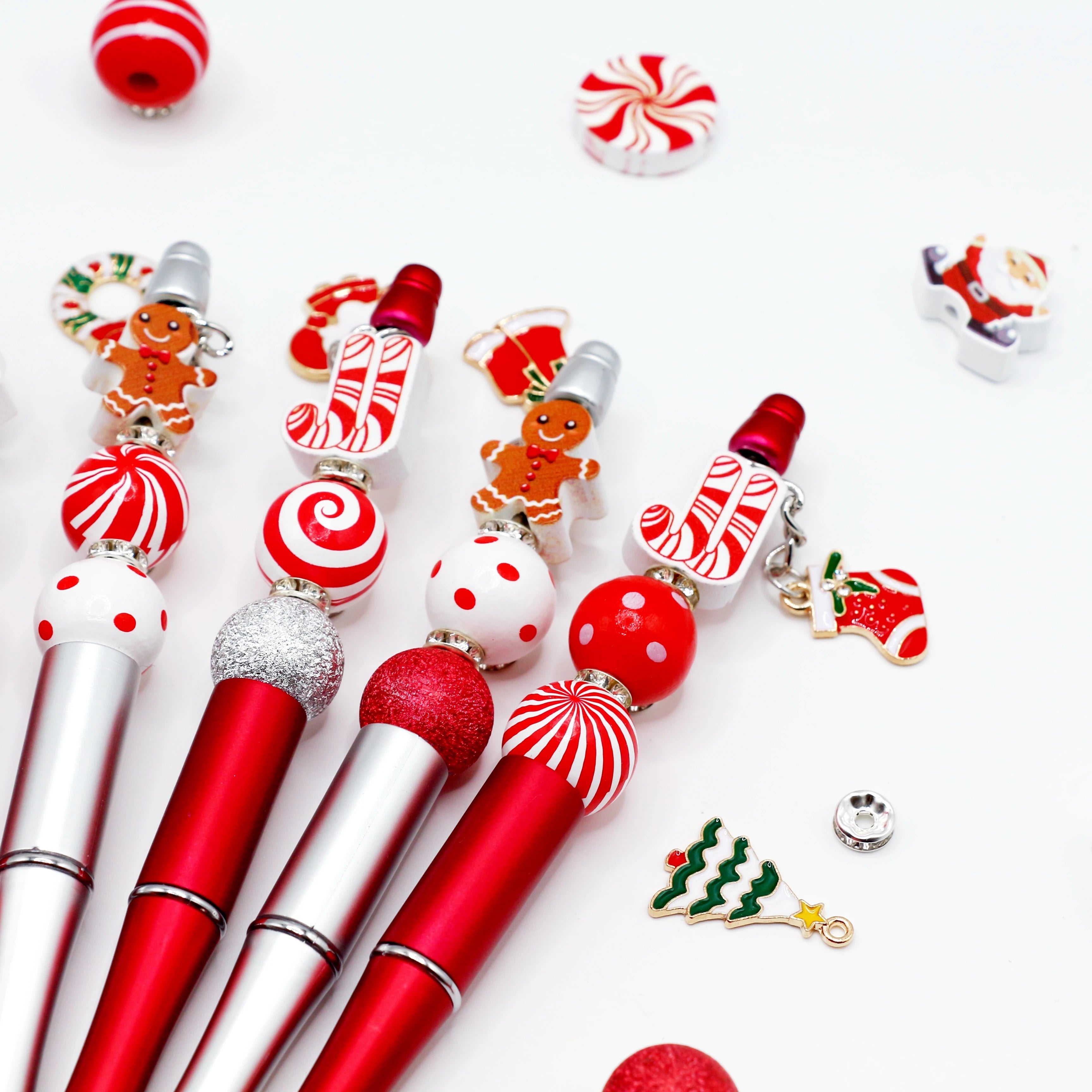 8 Uds. Bolígrafo con cuentas y colgante de cuentas DIY con temática de dulces navideños de color rojo y plateado, regalos de Navidad, suministros de estudio de oficina