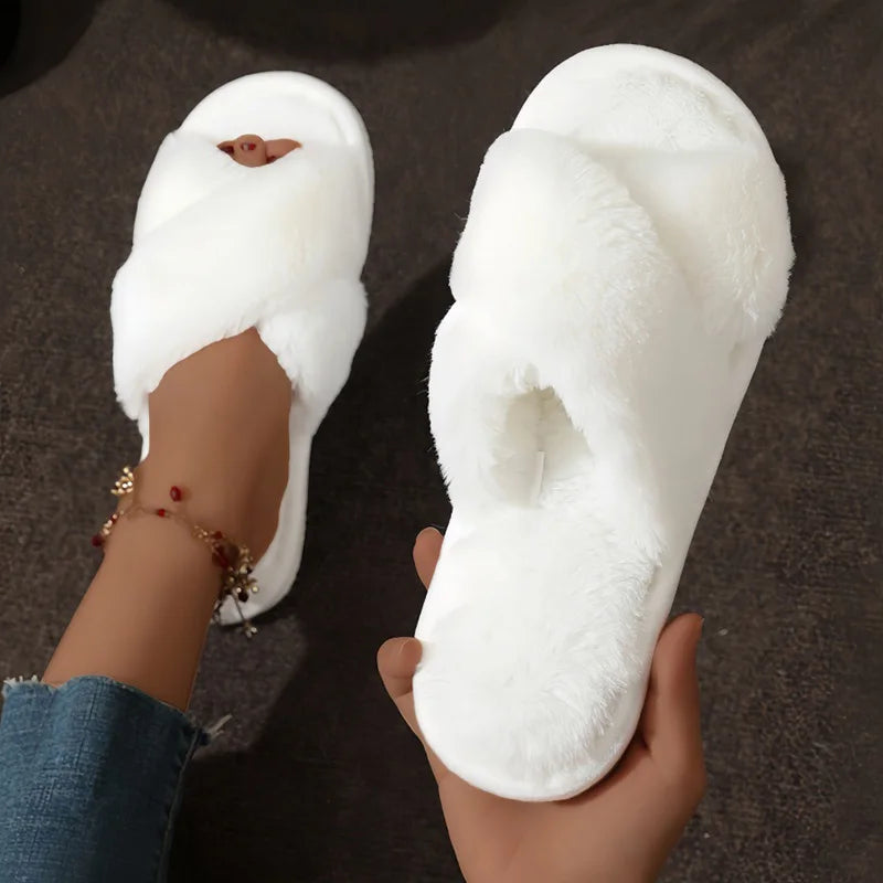 Zapatillas de piel con tiras cruzadas a la moda para mujer, Zapatillas de casa de felpa cálidas y ligeras para interiores, chanclas de pareja de tacón plano de piel sintética de talla grande 43