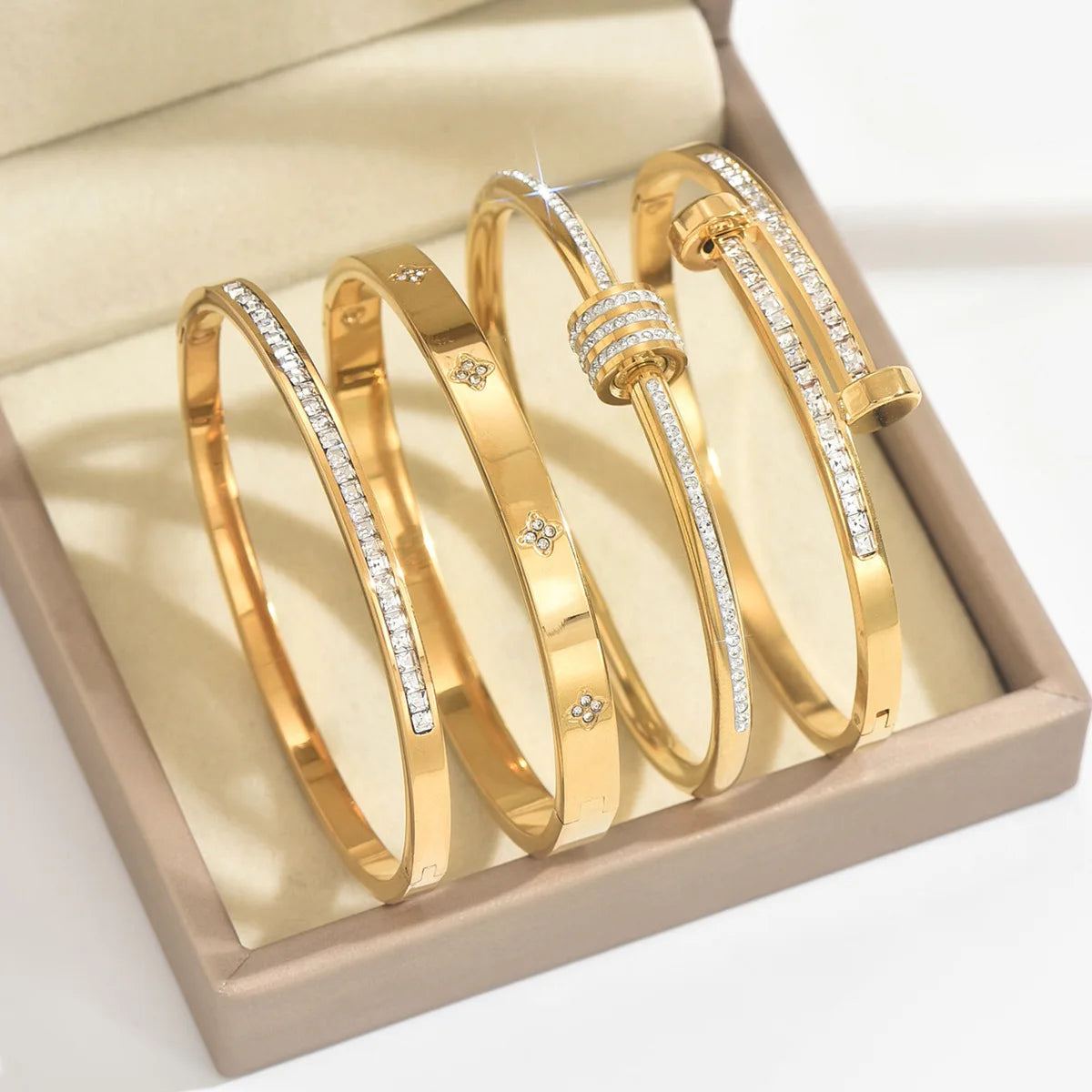 Pulsera apilable de acero de titanio para parejas, brazaletes de acero inoxidable con circonitas brillantes, color dorado, regalo de joyería para mujer