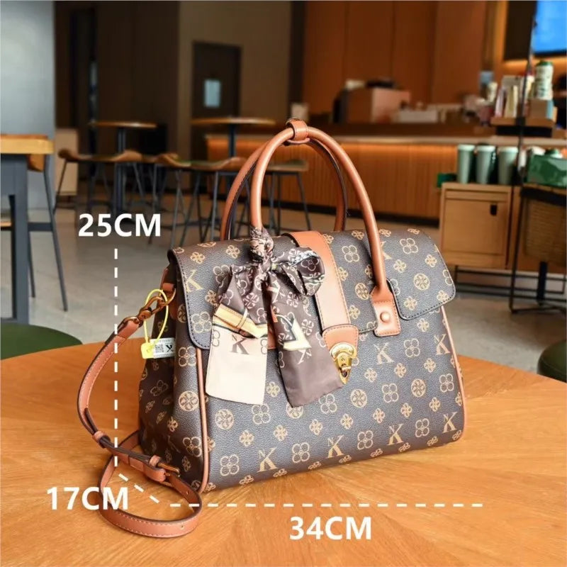 Bolso ligero de marca de lujo para mujer, bolso de gama alta versátil a la moda, bandolera de un solo hombro a la moda de gran capacidad, 2025