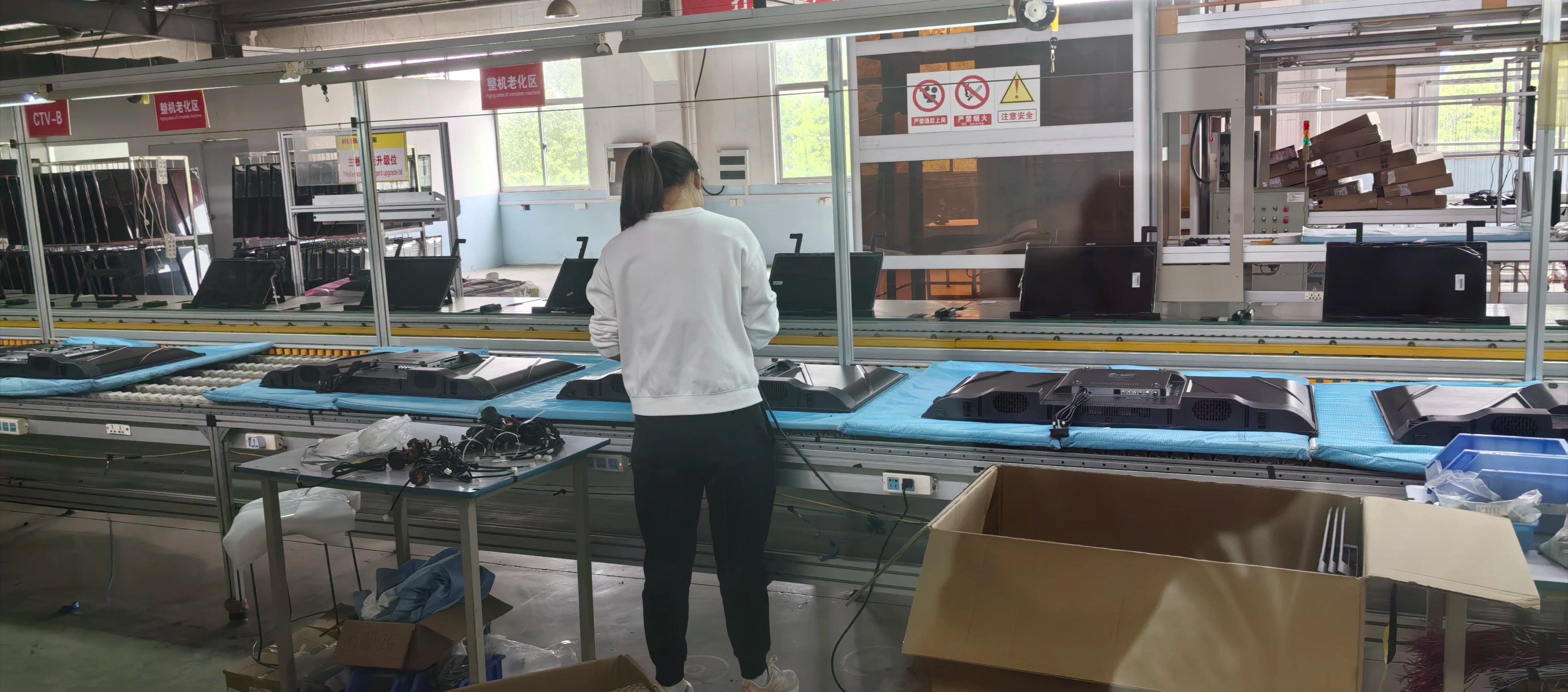 Smart TV LED con WiFi y para Bluetooth 4K UHD TV sin marco disponible en tamaños de 32 pulgadas y más grande para hoteles
