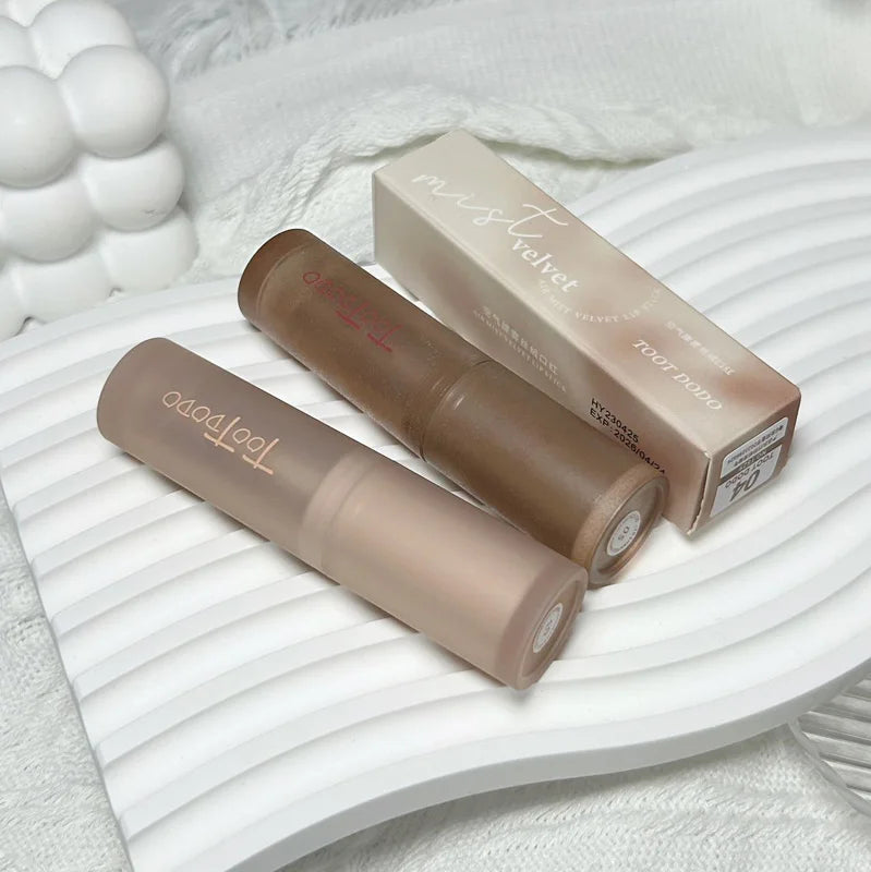 Lápiz Labial Mate de 6 Colores, Textura Sedosa, Sin Resecar, Fácil de Aplicar, Larga Duración, Antiadherente, Efecto Niebla