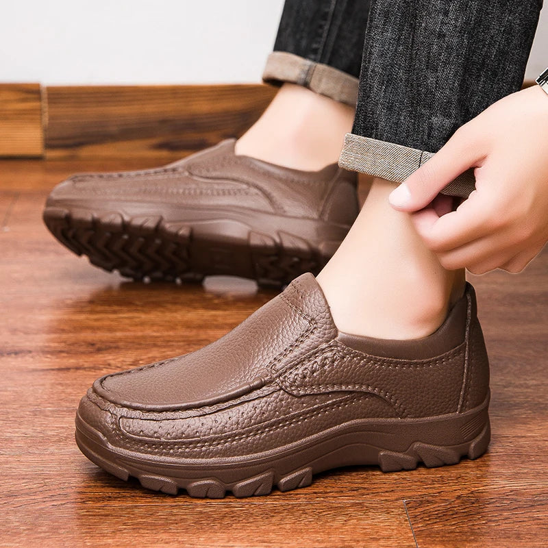 Zapatos de chef para hombre, zapatos de trabajo de cocina impermeables y a prueba de aceite, ultraligeros, antideslizantes, de suela blanda EVA, informales, para jardín