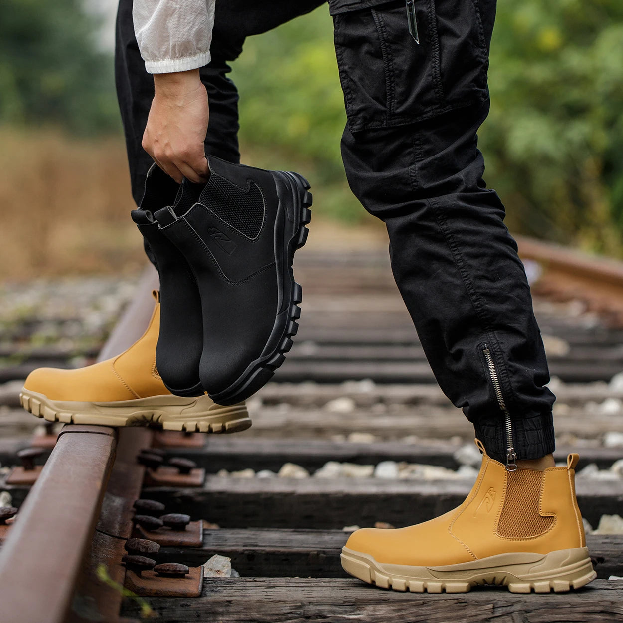 Botas de trabajo de seguridad impermeables para hombre, zapatos con punta de acero, botas tácticas de senderismo y aventura al aire libre, antiimpacto y antipinchazos