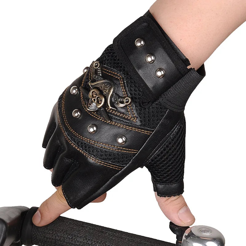 Guantes sin dedos de cuero PU de capitán pirata para hombre y mujer, manoplas con remaches de calaveras, guantes de gimnasio de Hip Hop, guantes de medio dedo para Moto femenina