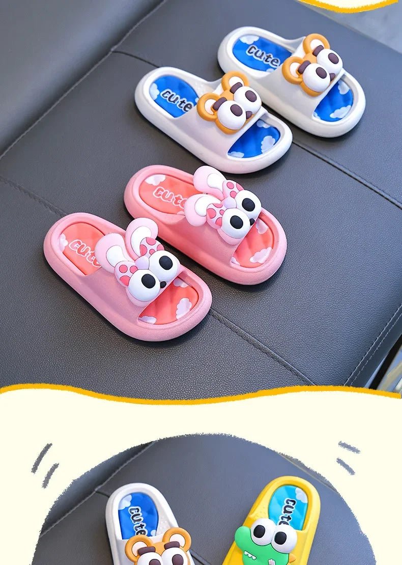 Zapatillas para niños con bonitos dibujos de verano 2025, cómodas zapatillas antideslizantes para exteriores, zapatos de baño suaves para interiores, sandalias de playa