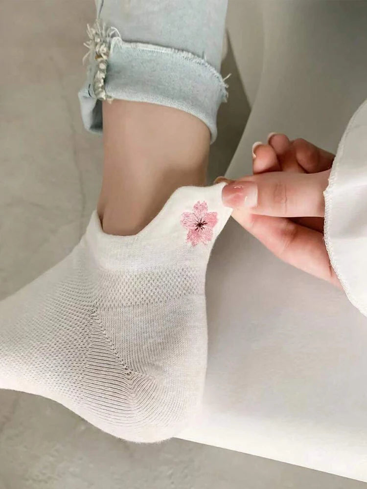 5 pares de calcetines cortos de dibujos animados para mujer, calcetines bonitos y versátiles a la moda con patrón de flores, calcetines transpirables suaves e informales que absorben el sudor