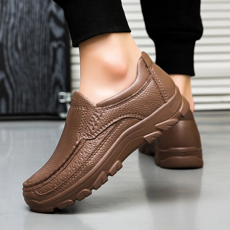Zapatos de chef para hombre, zapatos de trabajo de cocina impermeables y a prueba de aceite, ultraligeros, antideslizantes, de suela blanda EVA, informales, para jardín