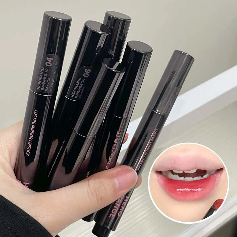 El lápiz labial de espejo tiene una textura suave, color rico y formación de película que no se seca ni se pega, labios hidratantes y Pouty