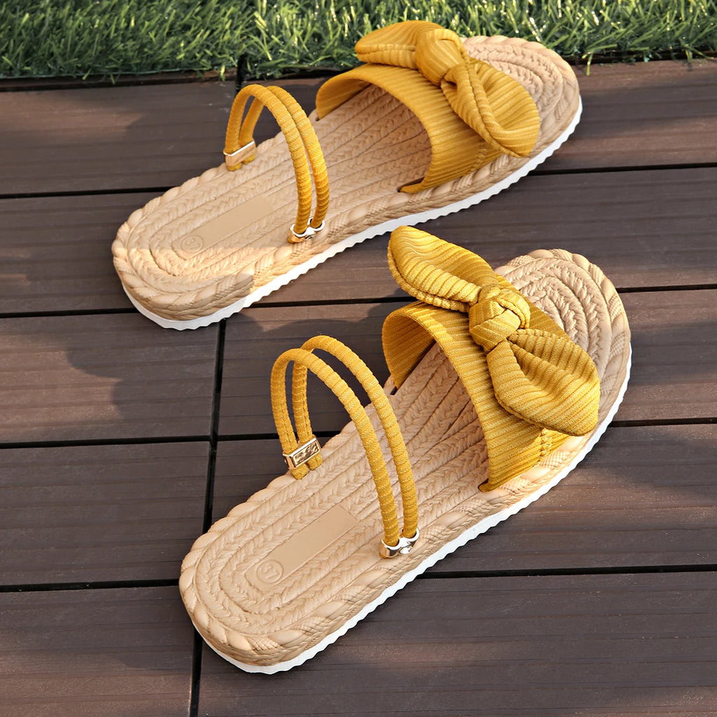 Sandalias planas con lazo de pana a la moda, zapatillas ligeras antideslizantes para exteriores para mujer, sandalias de playa informales de suela blanda para verano 2025