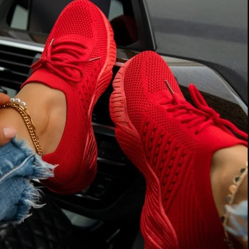 Zapatos deportivos informales rojos para mujer, zapatillas de tenis de malla cómodas, zapatillas ligeras para mujer, zapatos vulcanizados para estudiantes de talla grande 43, novedad de 2025