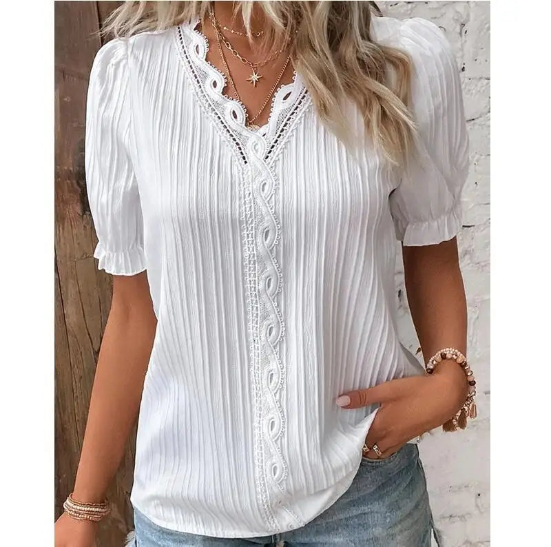 Camiseta nueva de verano para mujer, camiseta Sexy lisa con cuello en V, camisa de manga corta hueca, blusa de talla grande con empalme a la moda, ropa de calle holgada