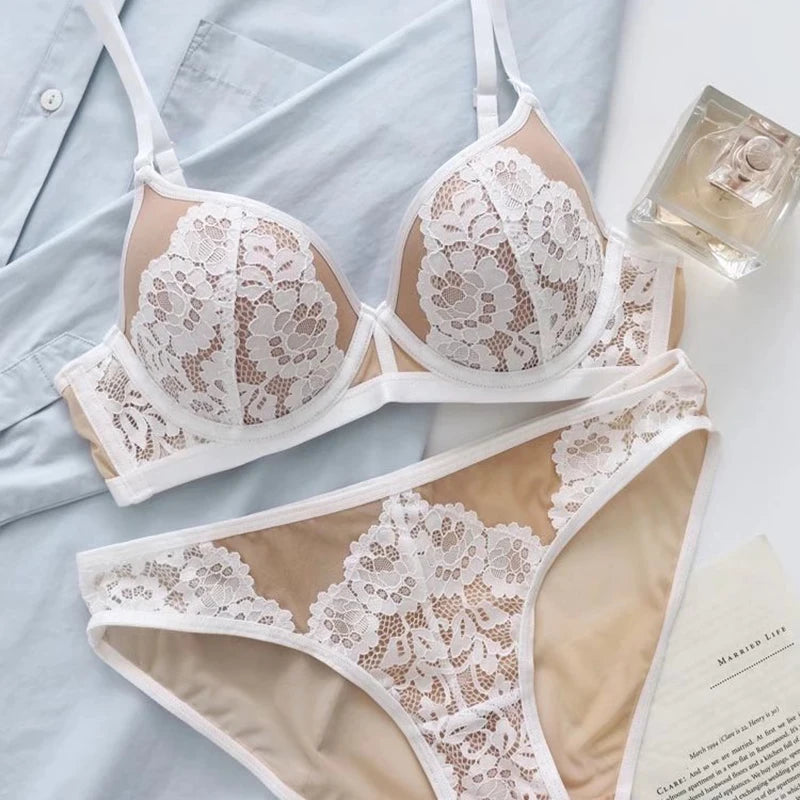 Conjunto de sujetador y bragas con forro fino de retazos de encaje sin espalda en U, ropa interior con realce, lencería hermosa para mujer, bragas de malla