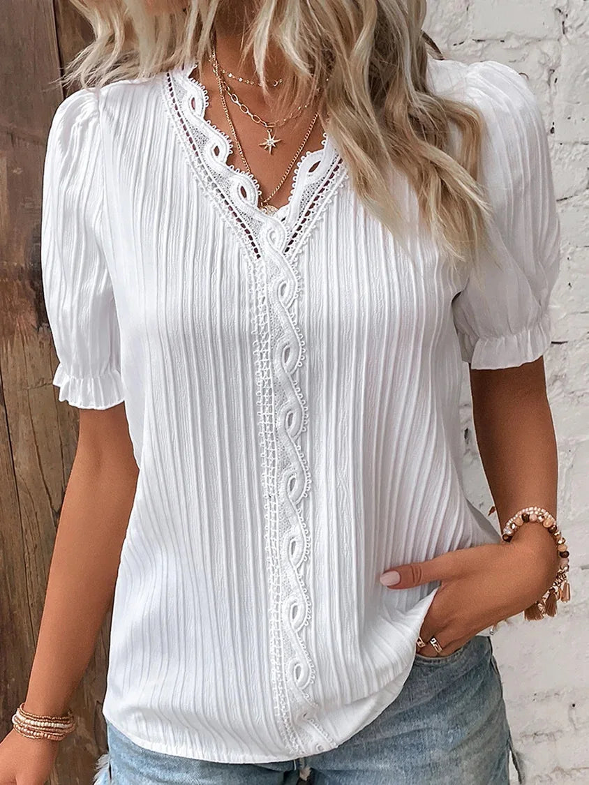 Camiseta nueva de verano para mujer, camiseta Sexy lisa con cuello en V, camisa de manga corta hueca, blusa de talla grande con empalme a la moda, ropa de calle holgada