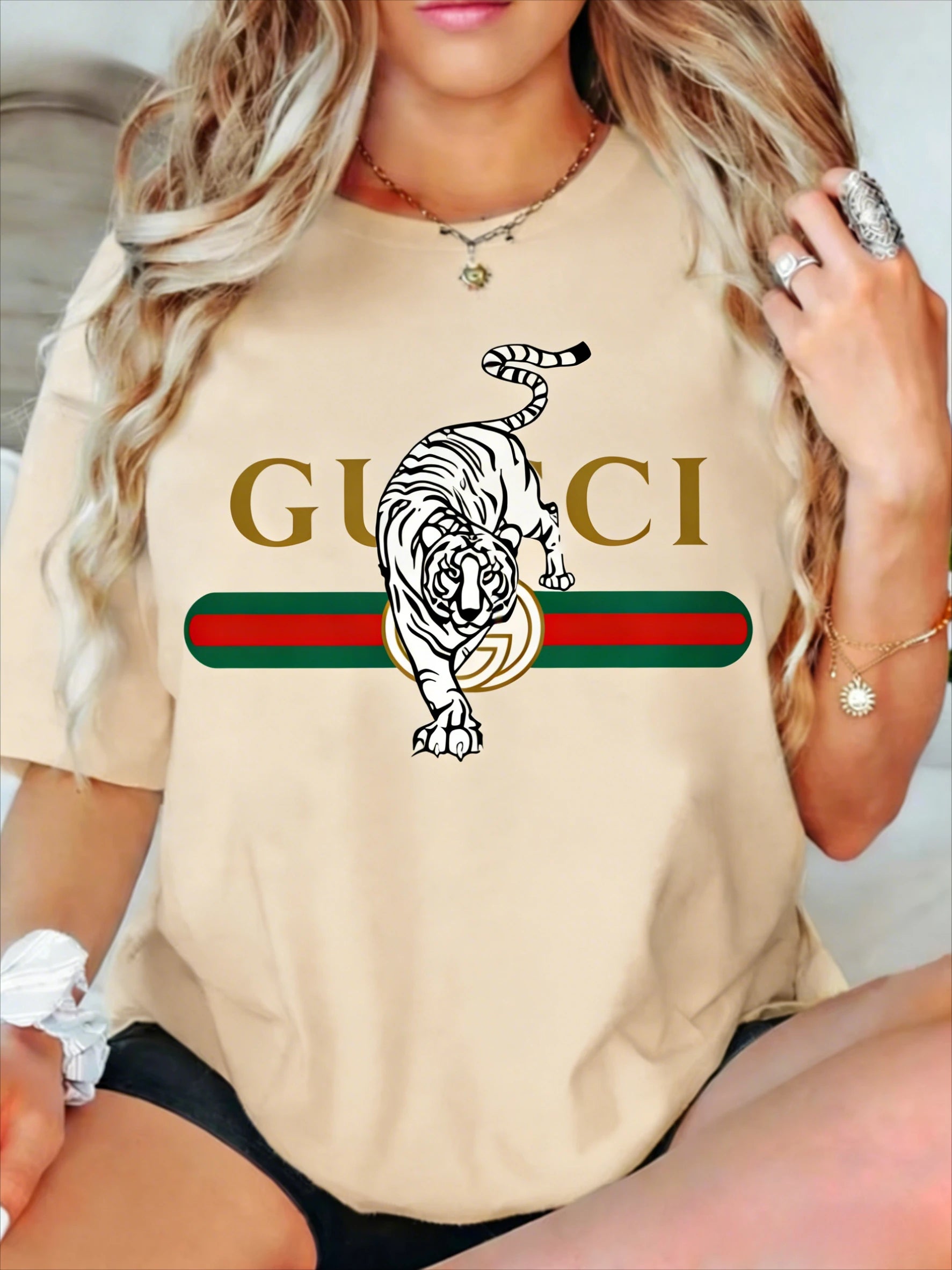 Camiseta de manga corta para mujer con estampado de letras, nueva colección 2026, estilo moderno, versátil y casual, de tejido grueso.