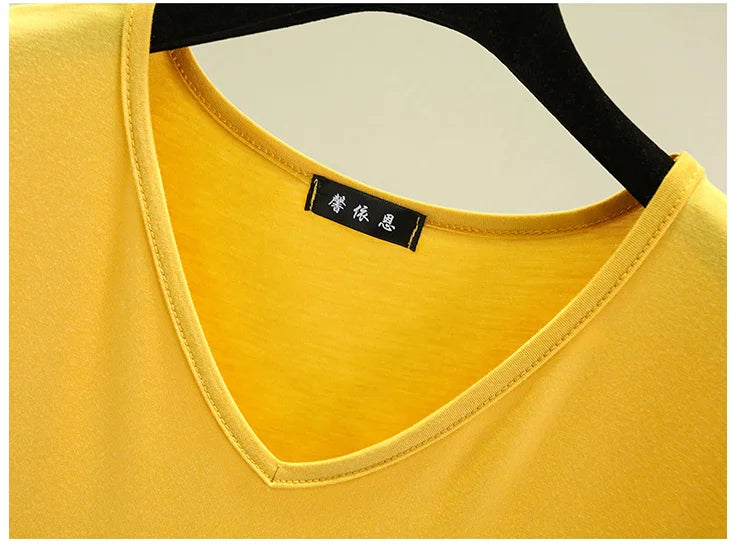Camiseta de Modal con cuello en V para mujer, camisetas de fondo fino, camisetas holgadas de talla grande, ropa de calle, Top básico