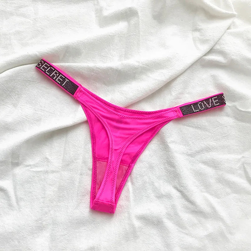 Tangas sexis de cintura baja para mujer, bragas con diamantes de imitación y letras, Tanga deportiva, pantalones cortos, calzoncillos con espalda en T, talla S-XL para Fitness