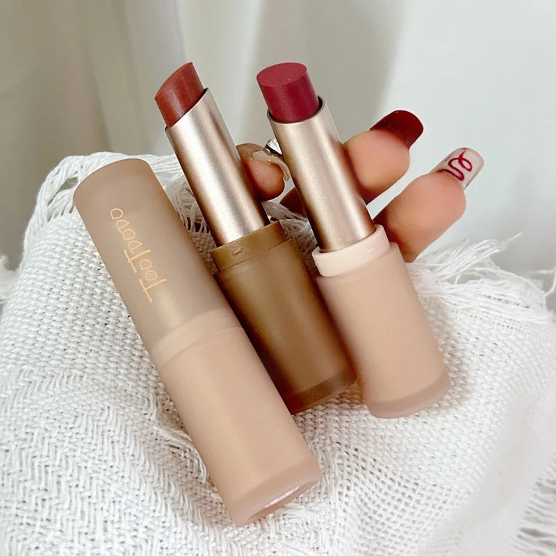 Lápiz Labial Mate de 6 Colores, Textura Sedosa, Sin Resecar, Fácil de Aplicar, Larga Duración, Antiadherente, Efecto Niebla