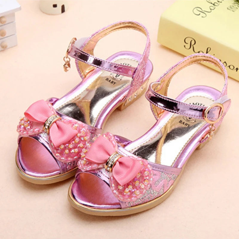 Sandalias de princesa de verano para niños, zapatos antideslizantes de tacón bajo con lentejuelas para niñas, sandalias de playa informales y versátiles con lazo a la moda