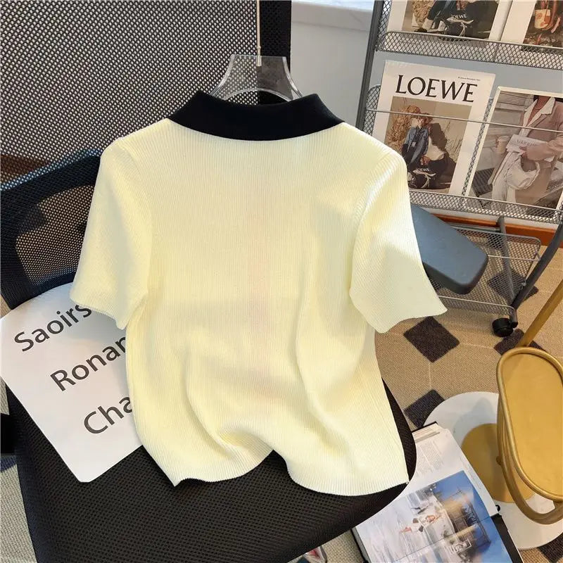 Primavera Verano 2025 diseño Sense Polo cuello mujer camiseta Casual cómoda Color contrastante Be All-match señoras Top de punto
